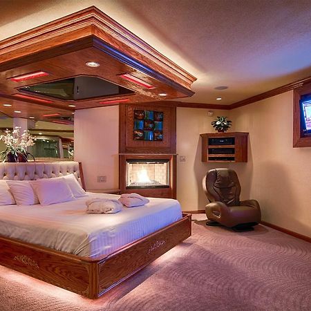 Sybaris Pool Suites Northbrook - Adults Only Гленвью Экстерьер фото