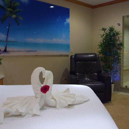 Sybaris Pool Suites Northbrook - Adults Only Гленвью Экстерьер фото