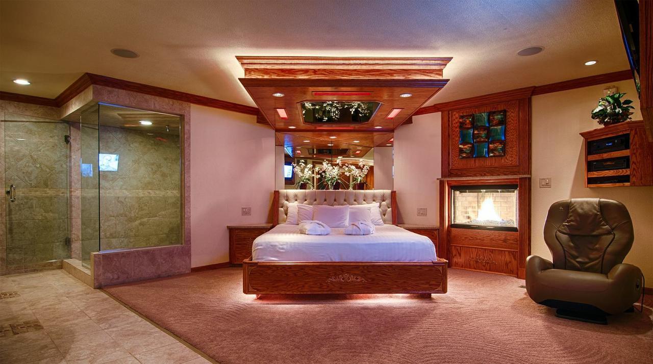 Sybaris Pool Suites Northbrook - Adults Only Гленвью Экстерьер фото