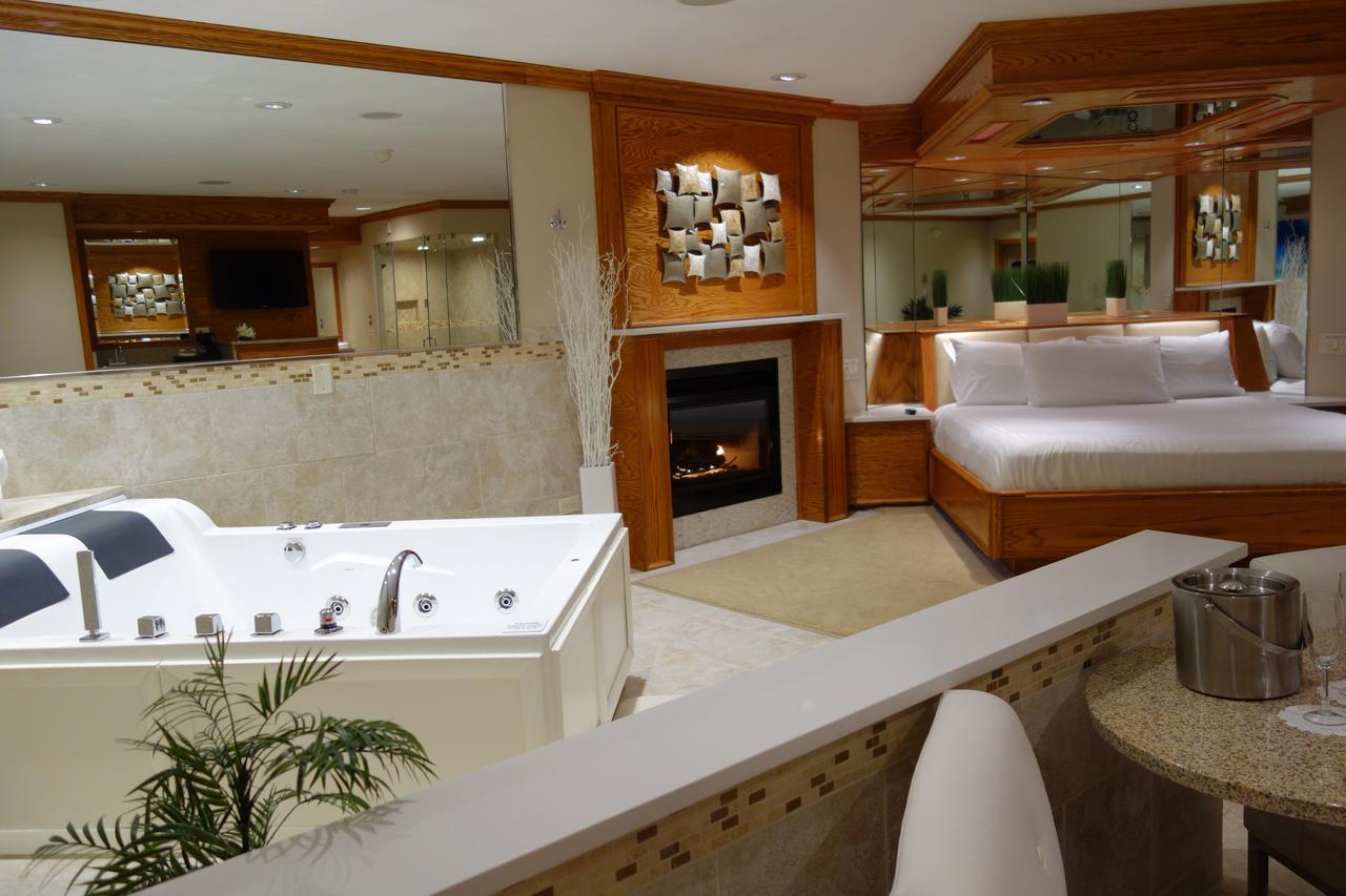 Sybaris Pool Suites Northbrook - Adults Only Гленвью Экстерьер фото
